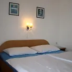 Beachfront With Seaview דירה *
