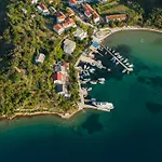 דירה Beachfront With Seaview *