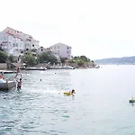 Apartman Beachfront With Seaview *