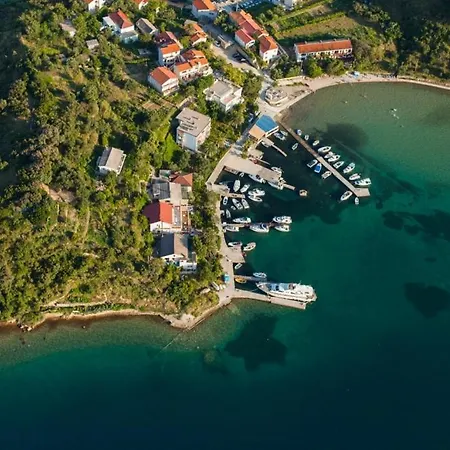 شقة Beachfront With Seaview *