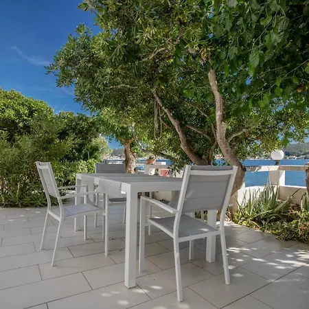 شقة Beachfront With Seaview