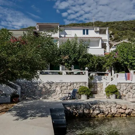 Beachfront With Seaview Apartment Supetarska Draga