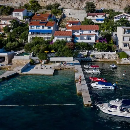 شقة Beachfront With Seaview