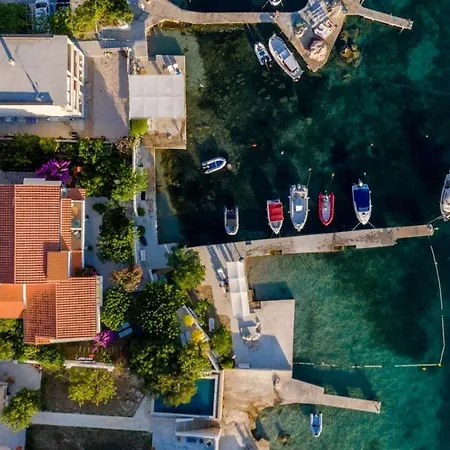Beachfront With Seaview Apartment Supetarska Draga
